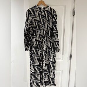 HARPER Black and White Zigzag Patterned Long Sleeve Maxi Dress